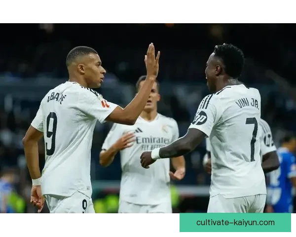 巴黎圣日耳曼锋线调整引关注姆巴佩最新状态解析